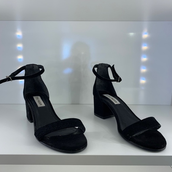 Steve Madden Shoes - Steve Madden black sandals